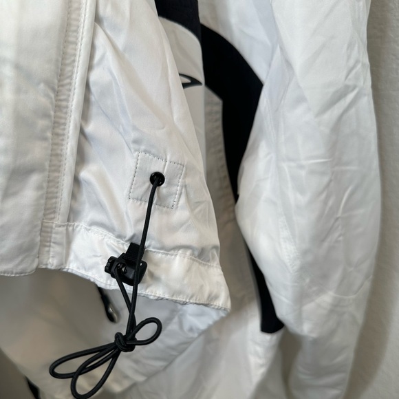 Brooks Windbreaker Athletic Jacket Full zip colors black and white Sz large - Picture 7 of 9
